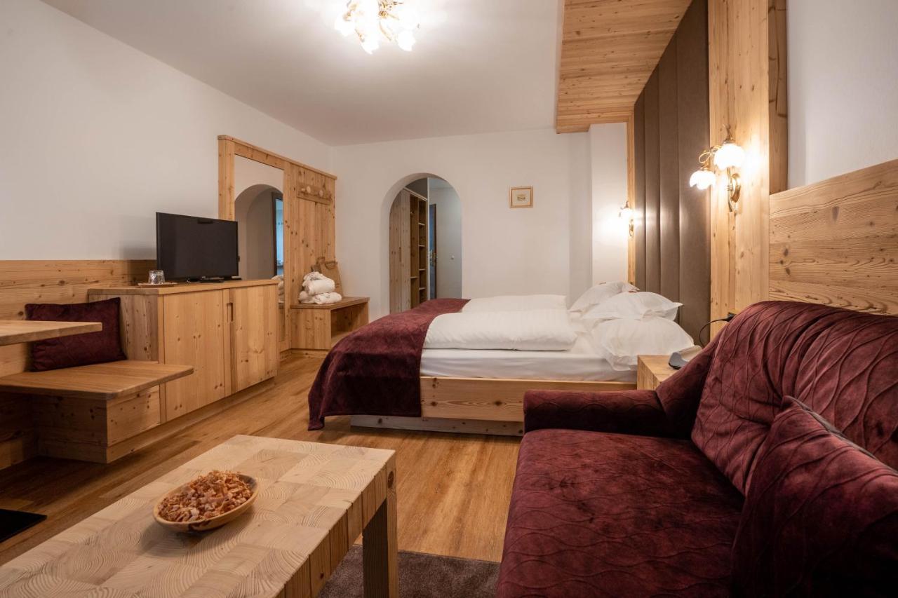 Hotel Gran Paradis Campitello di Fassa Bagian luar foto