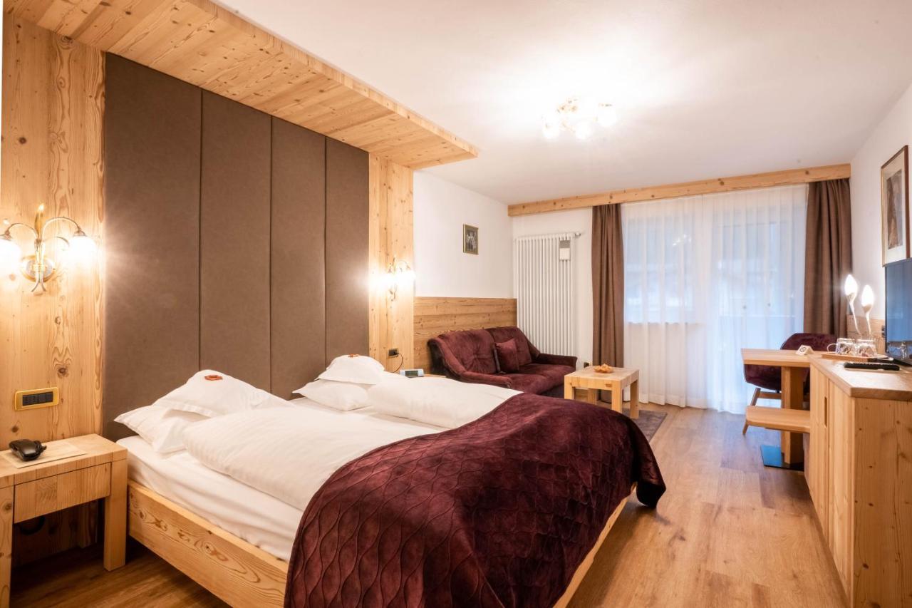 Hotel Gran Paradis Campitello di Fassa Bagian luar foto