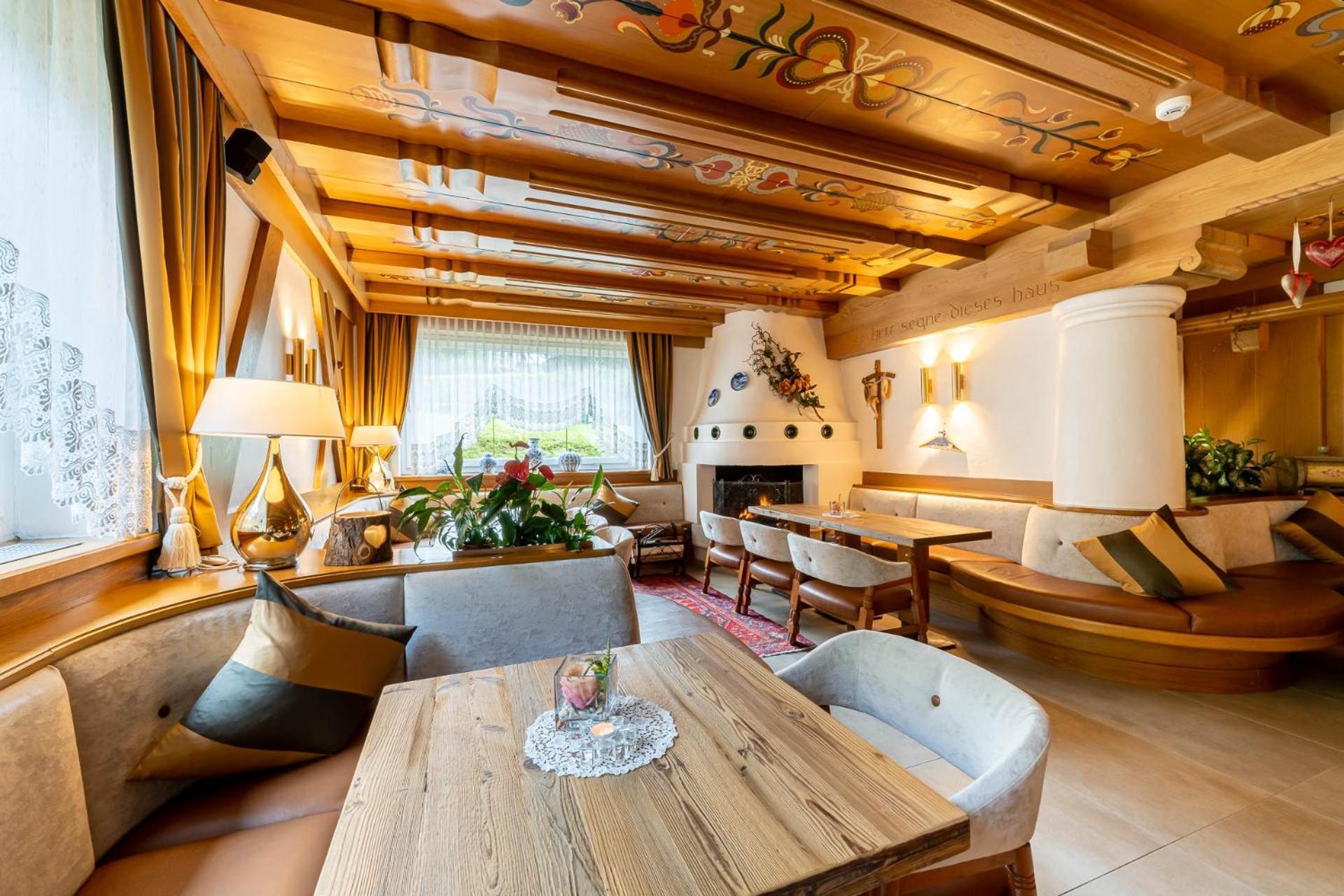 Hotel Gran Paradis Campitello di Fassa Bagian luar foto
