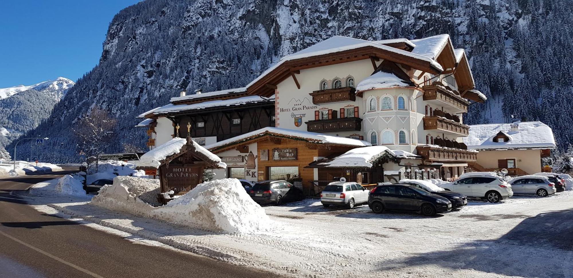 Hotel Gran Paradis Campitello di Fassa Bagian luar foto