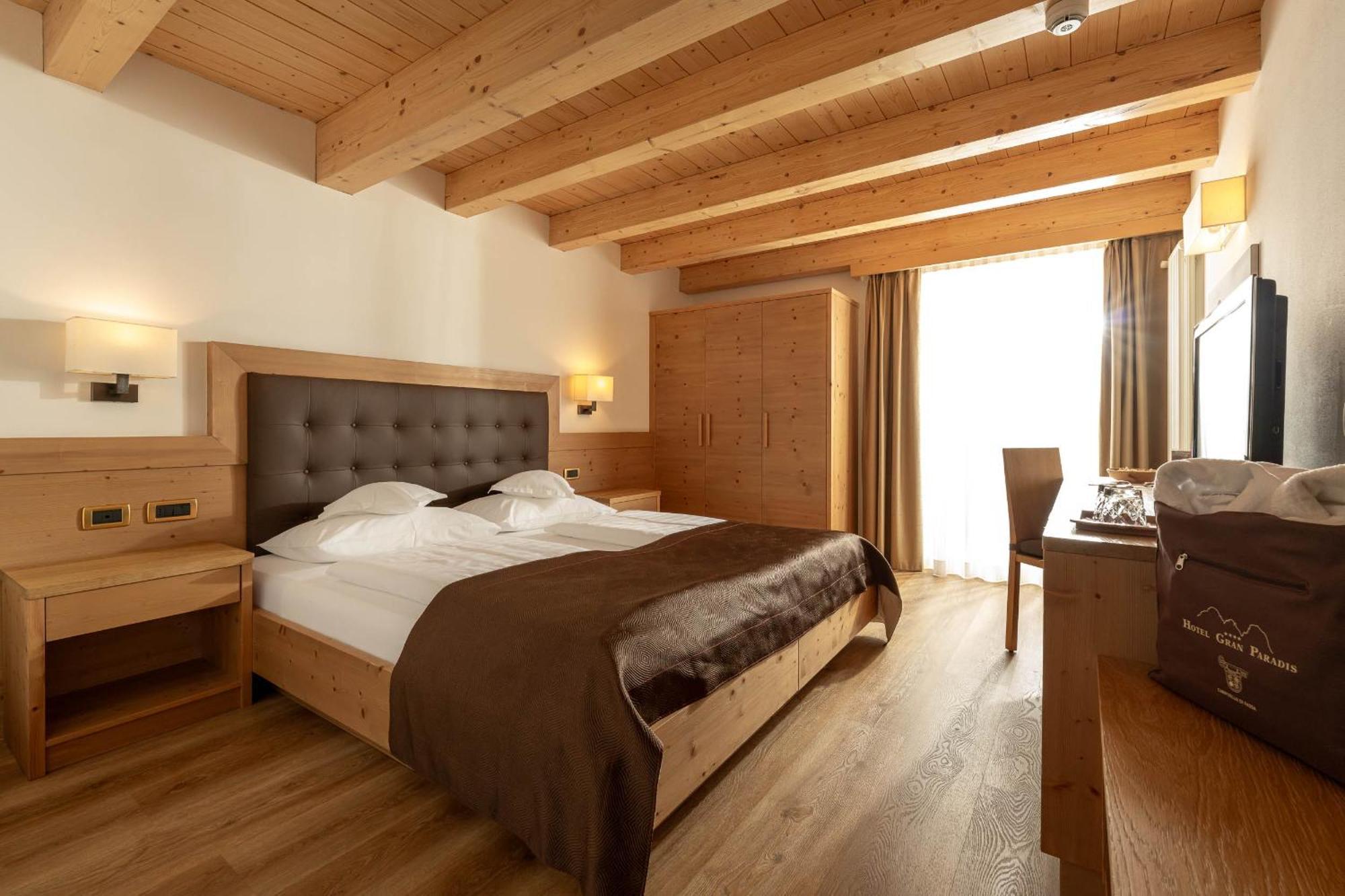 Hotel Gran Paradis Campitello di Fassa Bagian luar foto
