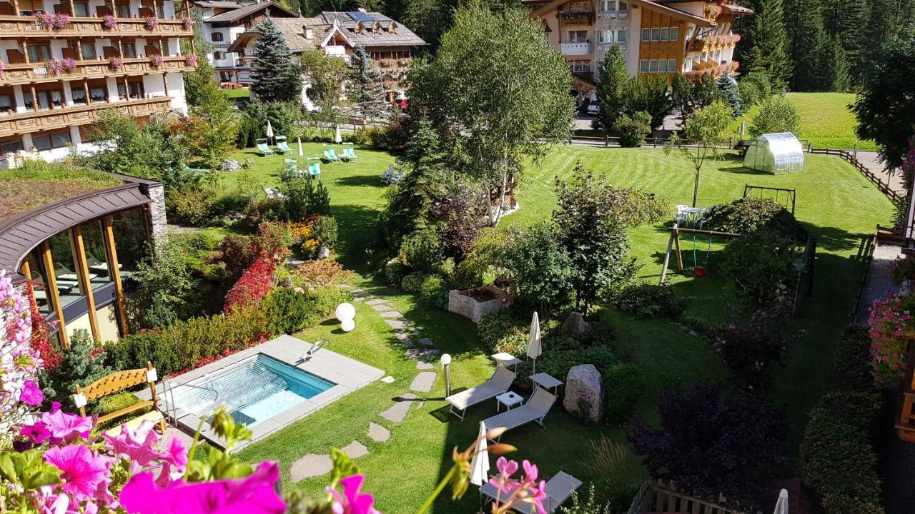 Hotel Gran Paradis Campitello di Fassa Bagian luar foto